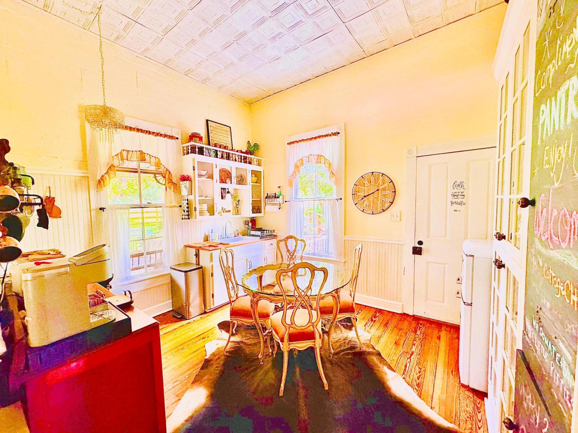 Circa 1900 - Historic - Romantic - Private - Pond - Fenced Yard - The Cottage At Chappell Hill Luaran gambar